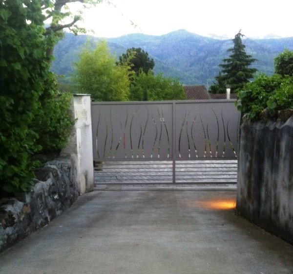 portail-villa-decoratif